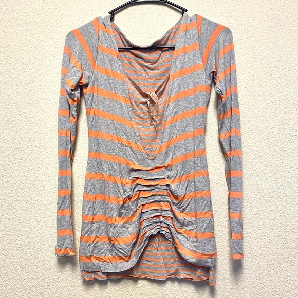 Gray tunic with orange stripes, sz SM - Picture 2 of 4